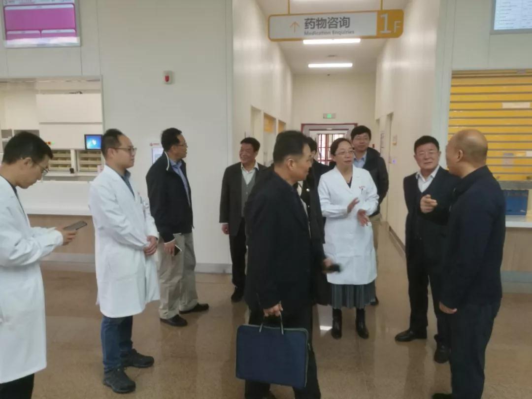 陜西省藥監(jiān)局一級巡視員任彥保帶隊調研西安國際醫(yī)學中心藥學工作情況