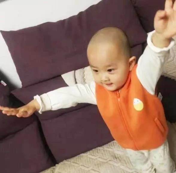 【戰(zhàn)“疫”日記】媽媽，請(qǐng)抱抱我！