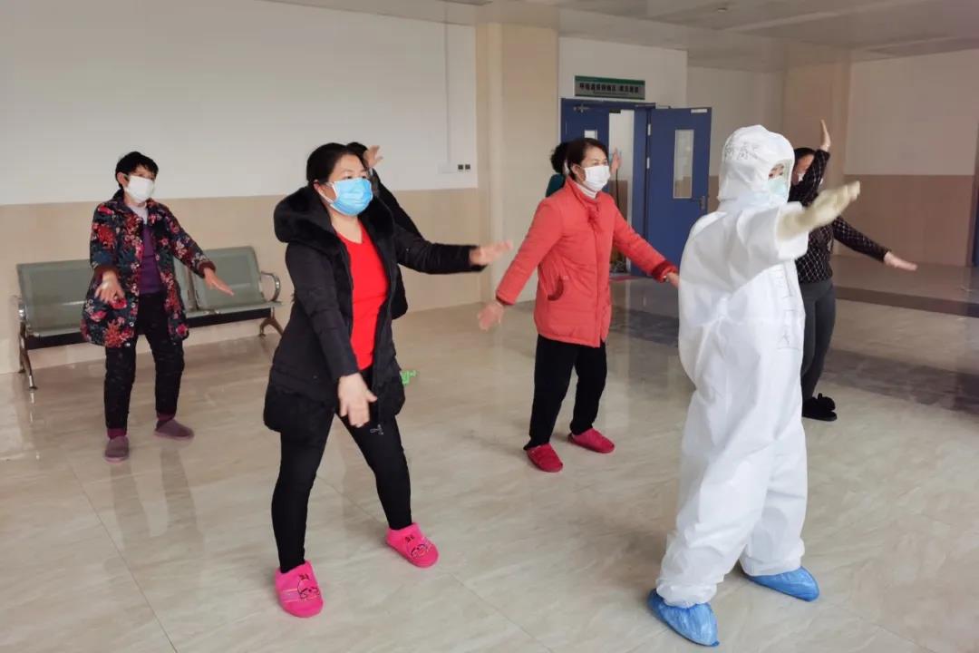 最美舞蹈！護(hù)士與患者在病房跳起“健身操”