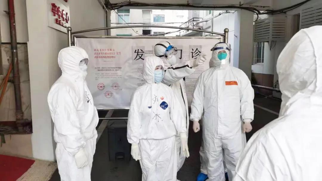 戰(zhàn)斗依然繼續(xù)，不容絲毫懈怠——記西安國際醫(yī)學(xué)中心醫(yī)院感控部主任劉冰