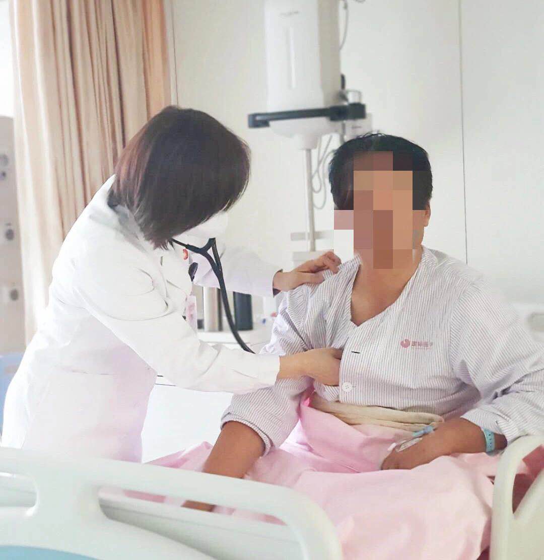 這種胸悶、胸痛要注意！你該去做這項(xiàng)檢查