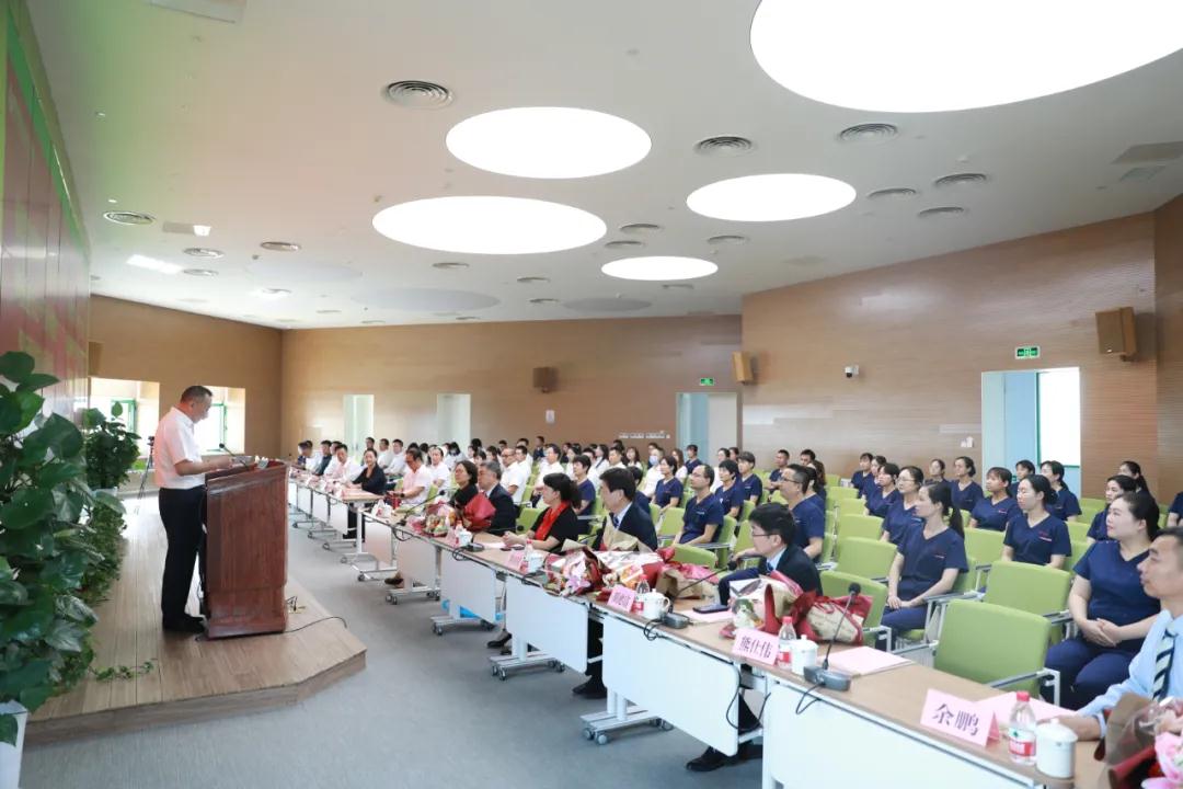 陽(yáng)光網(wǎng)—昔日并肩戰(zhàn) ，今日敘佳緣 隨州市中心醫(yī)院到國(guó)際醫(yī)學(xué)中心醫(yī)院參觀交流