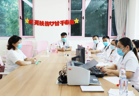 不掛號，解決多個(gè)問題，多學(xué)科MDT聯(lián)合門診讓更年期女性少跑腿，更安心！