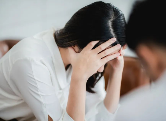 沒食欲、睡眠差、全身乏……這些“長新冠”癥狀有可能是心理疾病撥打96999-3可免費(fèi)咨詢