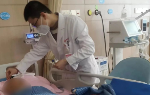 危急重癥、“大白肺” 90%以上恢復(fù)良好，他們?nèi)绾巫龅降模?>
				             </a>
                <div   id=