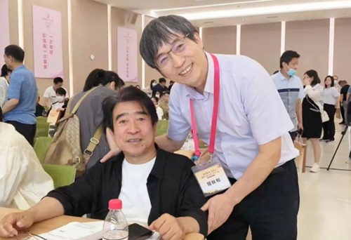 “醫(yī)”往情深15載！一位基層“輪椅”醫(yī)生和醫(yī)學(xué)大咖的故事