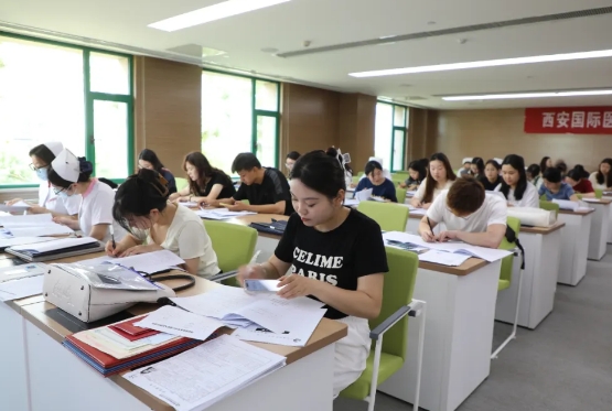 “新”光熠熠 “職”引未來(lái) 我院新入職246名24級(jí)畢業(yè)生