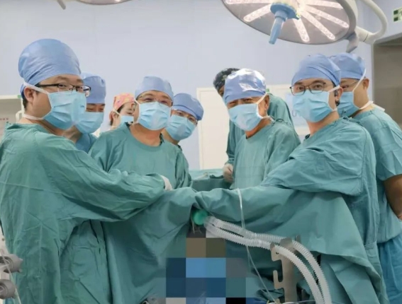 難度五顆星！不插管手術(shù)擊潰“封喉”腫瘤